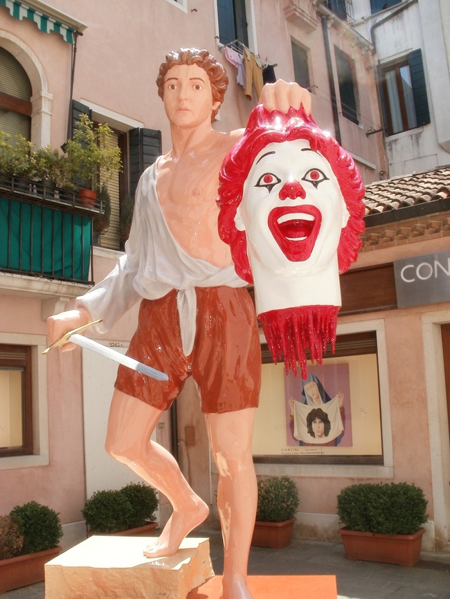 weirdest statues in Italy